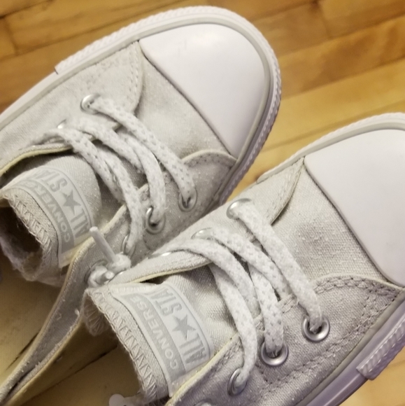 Converse shoes - Picture 4 of 8